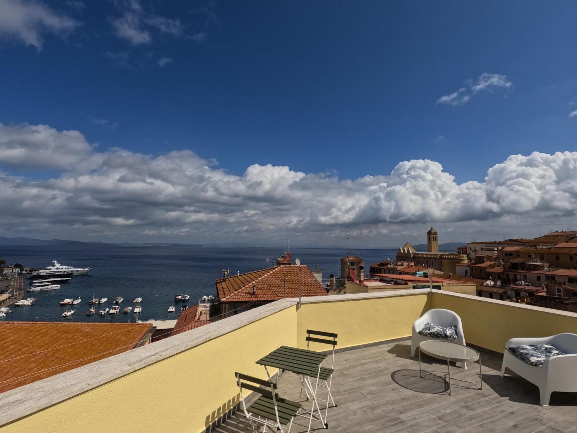 Hotel Week End Porto Santo Stefano  Exterior foto